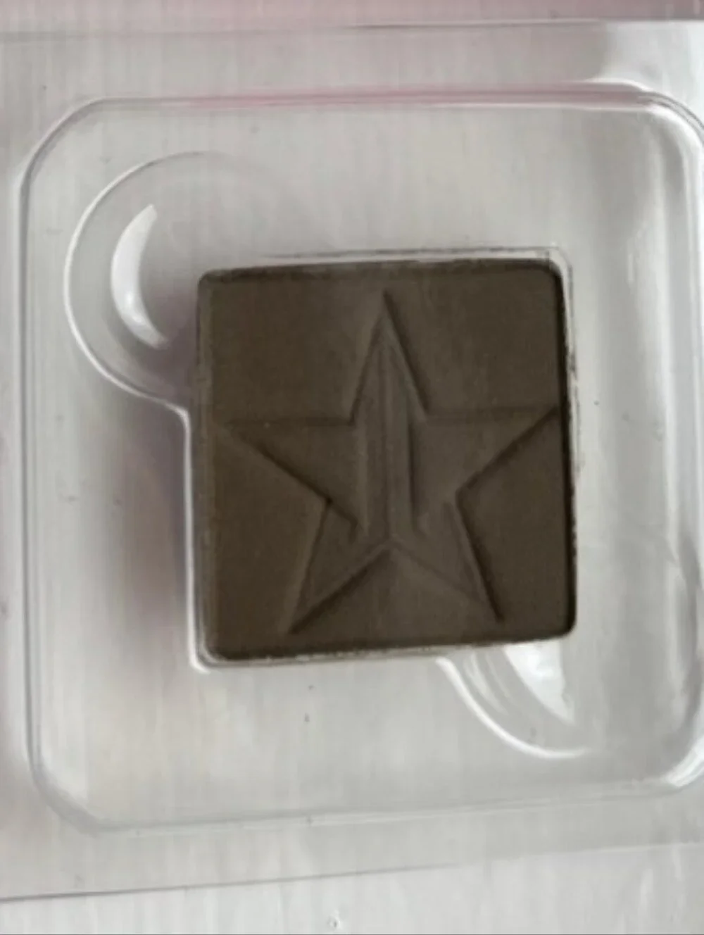 3/$15 *Discont* Jeffree Star Artistry Single Eyeshadow “Persuasion” NIB